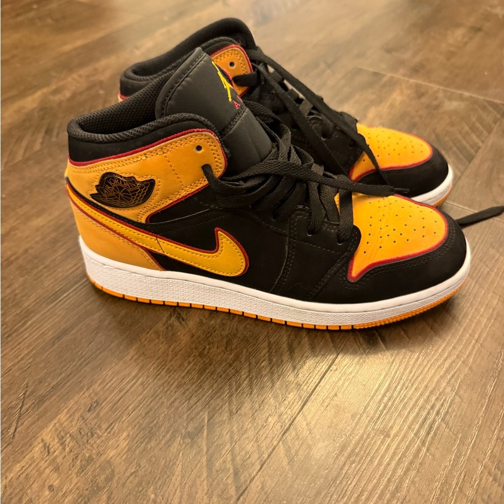 Jordan Kids Sneakers Black and golden yellow
